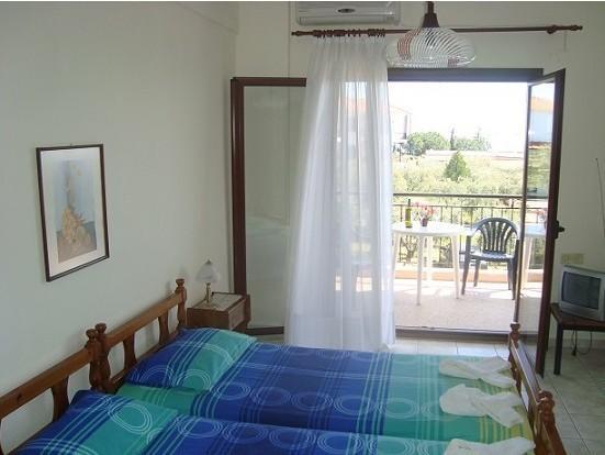 Yianna Studios & Apartments Gerakini Room photo